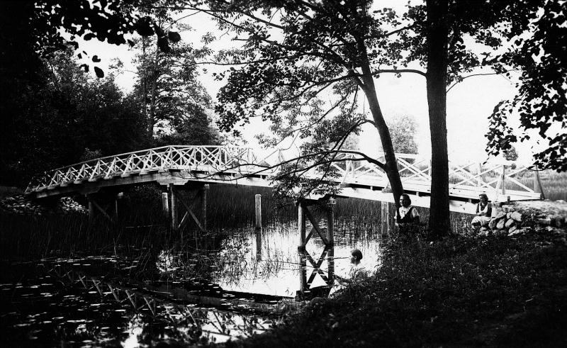 File:Jalakäijate sild Vasulas 1939.jpg